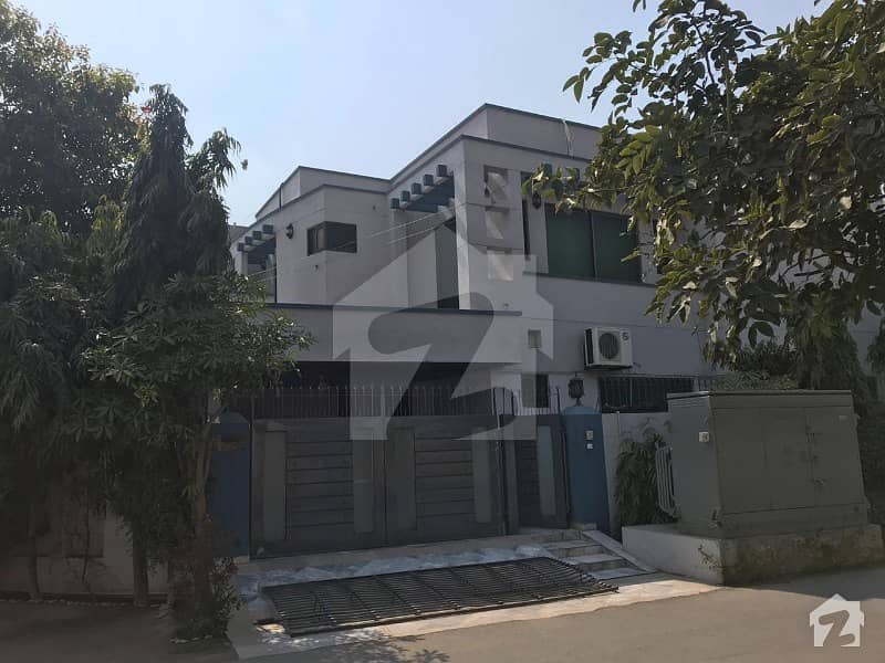 Defence 10 Marla Corner Bungalow For Sale At Ideal Location Reasonable Price