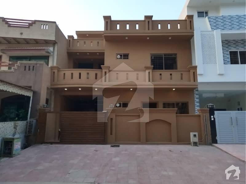 200 Sq Yard Brand New House For Sale In E-11