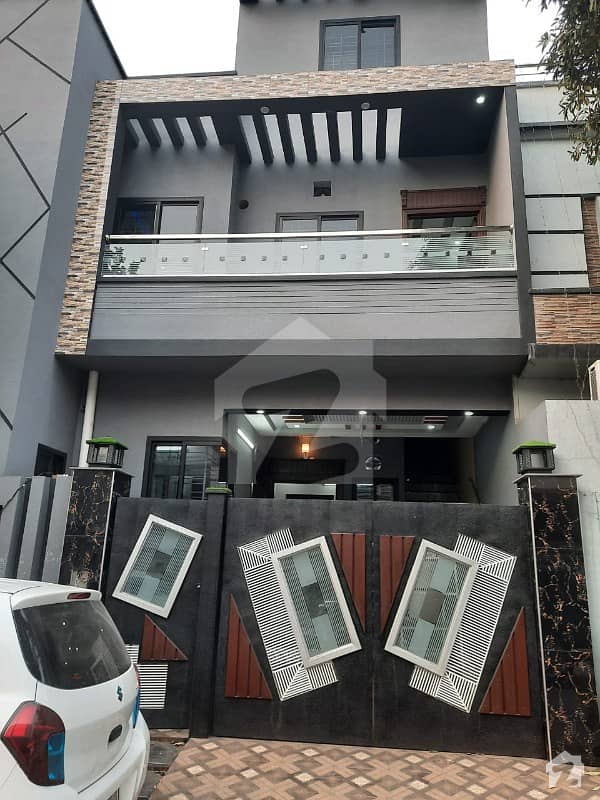 واپڈا ٹاؤن گوجرانوالہ میں 6 کمروں کا 5 مرلہ مکان 1.25 کروڑ میں برائے فروخت۔