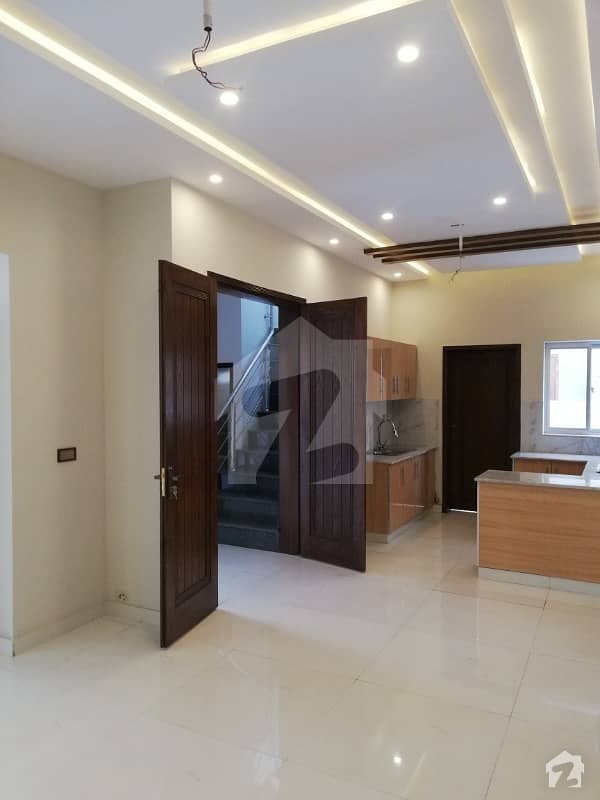 Dha Rahber Bolck C 10 Marla Brand New Beautiful And Modern House