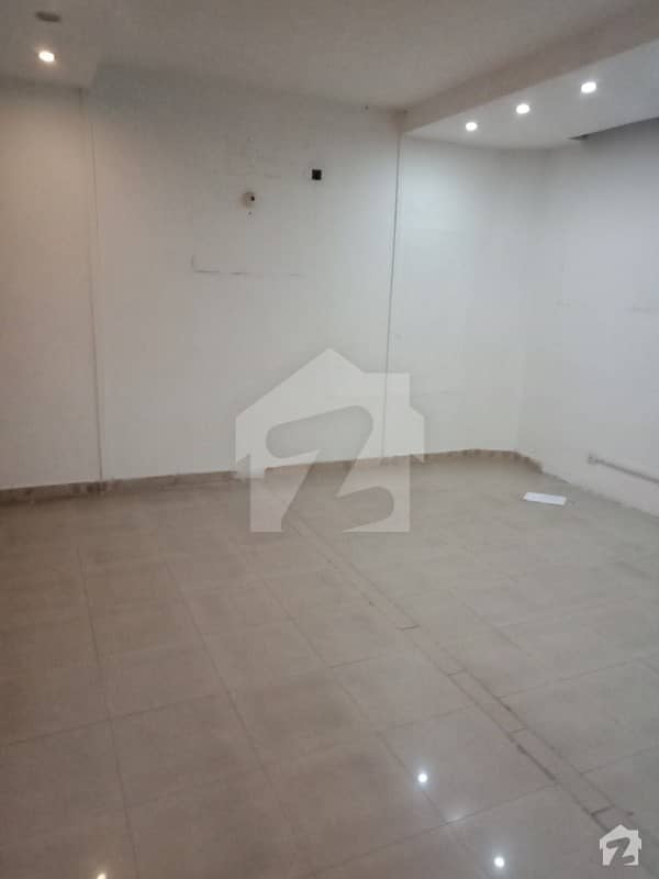 Gulberg Decent 820 Sq Feet Office Is Available For Sale