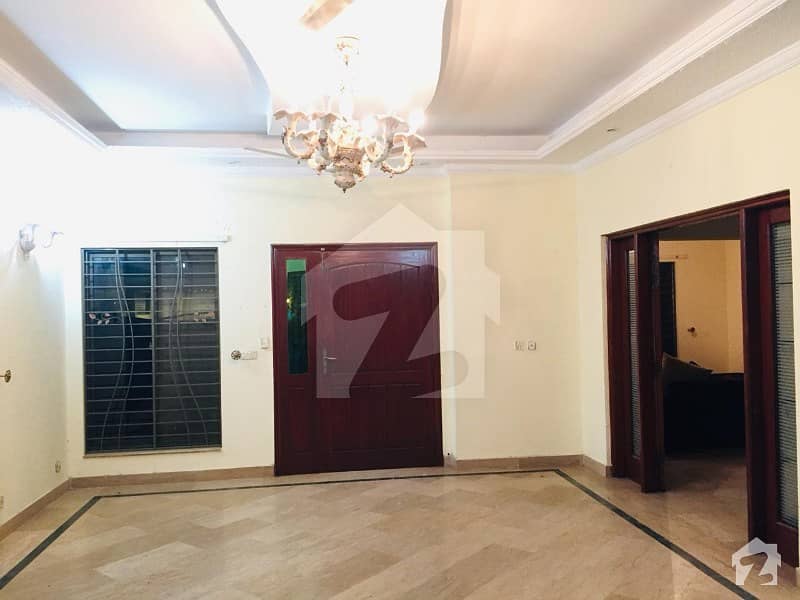 Near Askari 11 Prime Location 10 Marla House For Rent In Pace Woodlands Lahore
