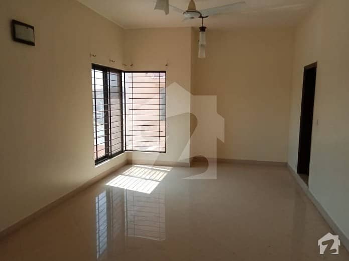 Upper Floor Portion For Rent Available 500 Sq Yard Bungalow In DHA Phase 6