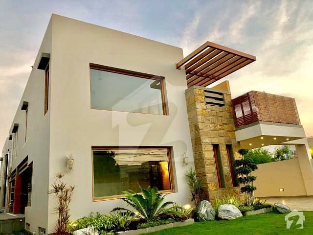 1000 Yard Architecture Design Brand New Bungalow For Sale