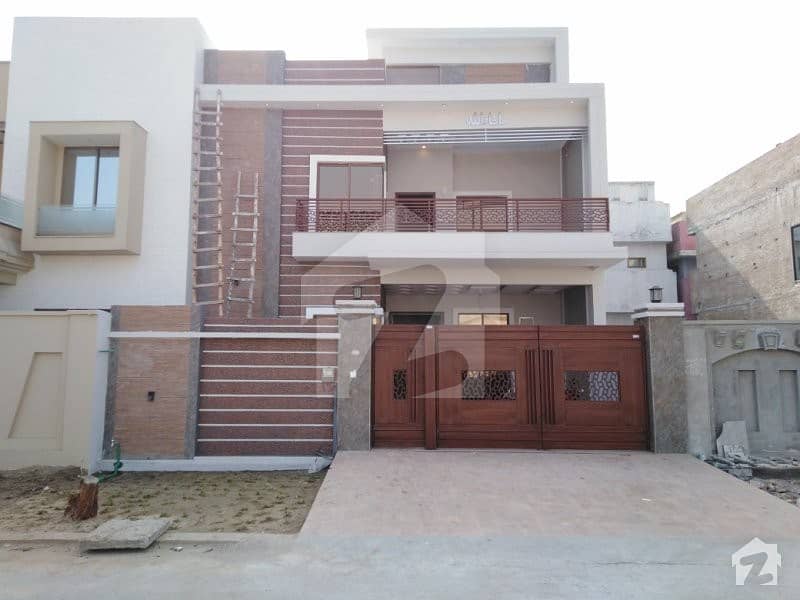 جام پور روڈ ڈیرہ غازی خان میں 6 کمروں کا 7 مرلہ مکان 2.25 کروڑ میں برائے فروخت۔