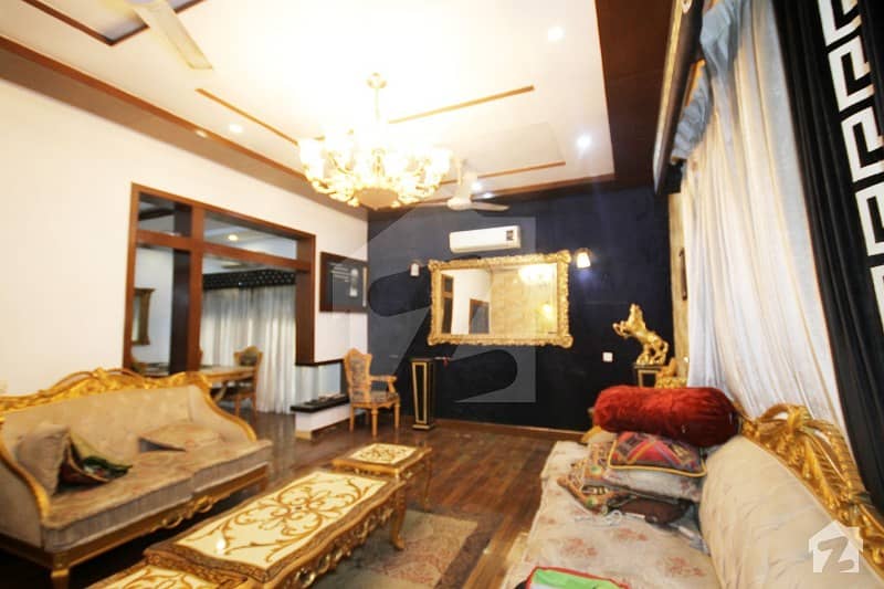 1 kanal fully Furnished house for Rent