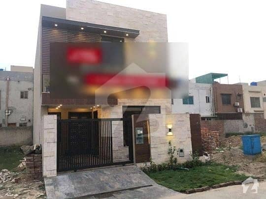 پیراگون سٹی - امپیریل1 بلاک پیراگون سٹی لاہور میں 3 کمروں کا 5 مرلہ مکان 1.2 کروڑ میں برائے فروخت۔