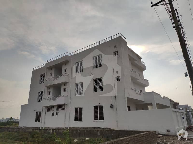18 Marla 3 Sides Open and 3 Storey Building For Investment