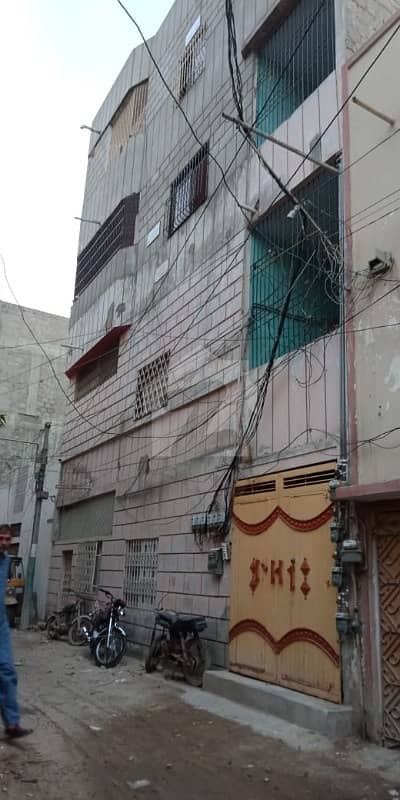 گرین ٹاؤن شاہ فیصل ٹاؤن کراچی میں 11 کمروں کا 6 مرلہ مکان 1.9 کروڑ میں برائے فروخت۔