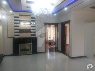 طارق گارڈنز ۔ بلاک جی طارق گارڈنز لاہور میں 5 کمروں کا 10 مرلہ مکان 2.9 کروڑ میں برائے فروخت۔