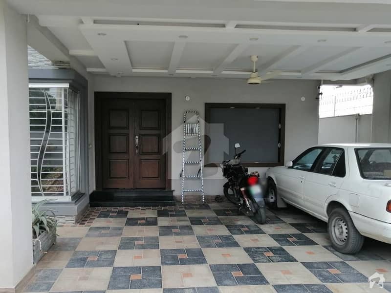 1 Kanal Well Maintained House Is Available For Rent