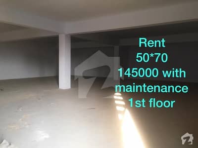 Space for rent near shafiq mor 1st floor