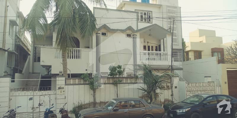 ناظم آباد - بلاک 4 ناظم آباد کراچی میں 10 کمروں کا 17 مرلہ مکان 6 کروڑ میں برائے فروخت۔