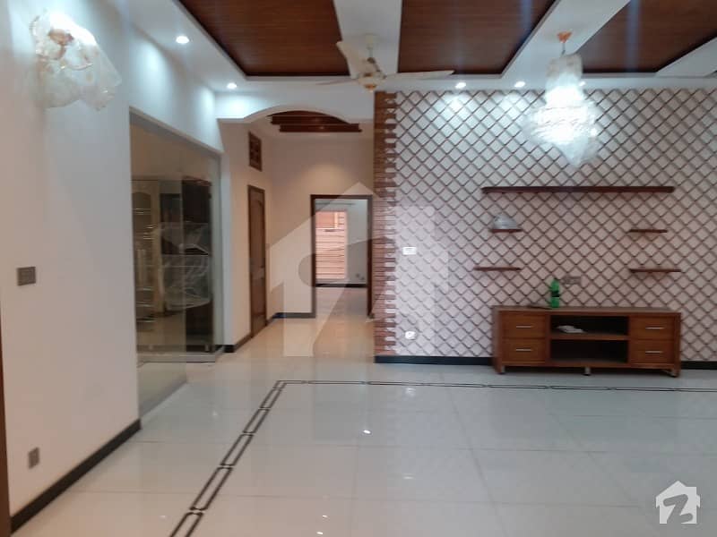 DHA Phase 1 Kanal Beautiful Upper Portion Best Location For Rent