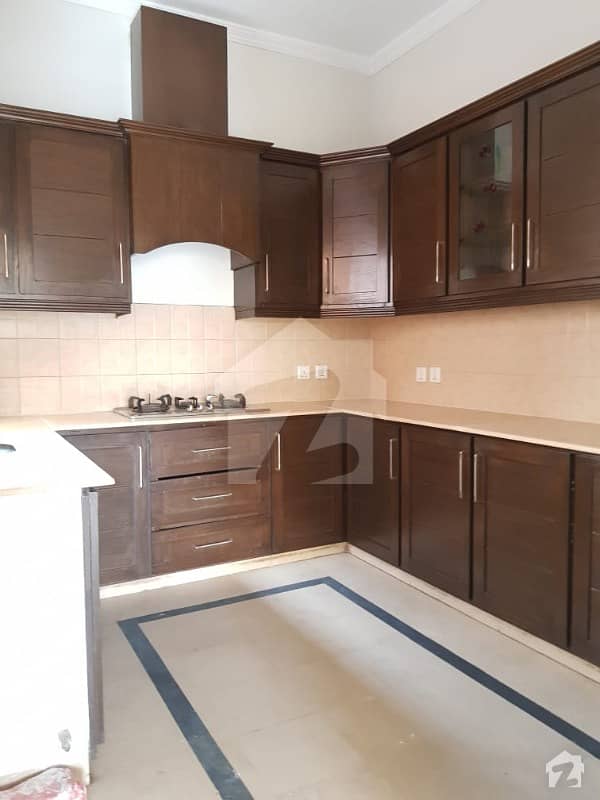1 Kanal Upper Portion For Rent With 3 Bed  With Separate Entrance