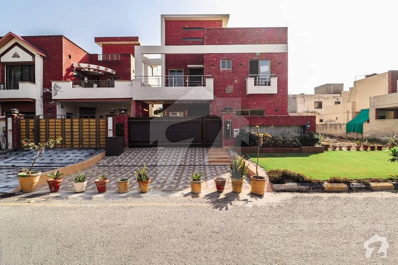 Red Bricks Design 10 Marla Magnificent Huge House For Sale