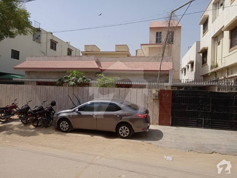 600 Sq  Yards Bungalow Is Available For Sale