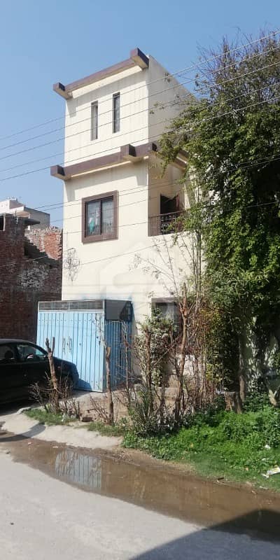 جوبلی ٹاؤن ۔ بلاک سی جوبلی ٹاؤن لاہور میں 3 کمروں کا 3 مرلہ مکان 63 لاکھ میں برائے فروخت۔