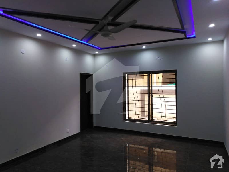 10 MARLA UPPER PORTION AVAILABLE FOR RENT IN DHA RAHBAR 2 LAHORE