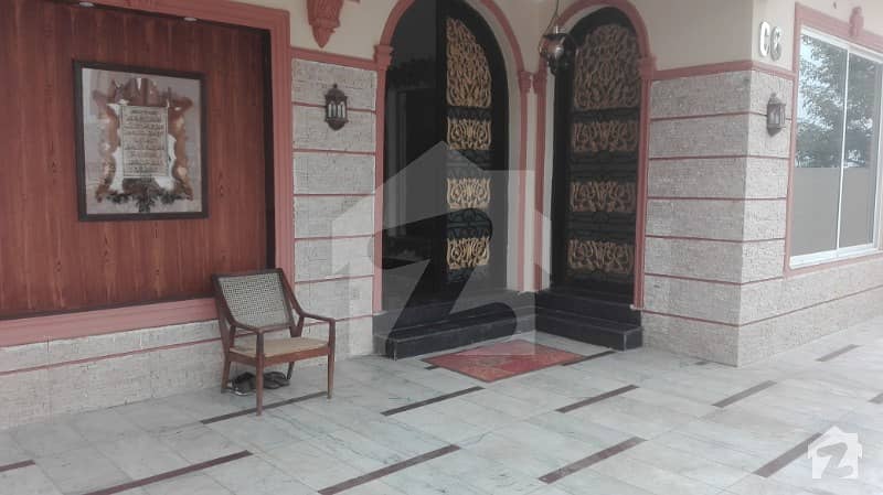 زراج ہاؤسنگ سکیم اسلام آباد میں 4 کمروں کا 10 مرلہ مکان 2.2 کروڑ میں برائے فروخت۔