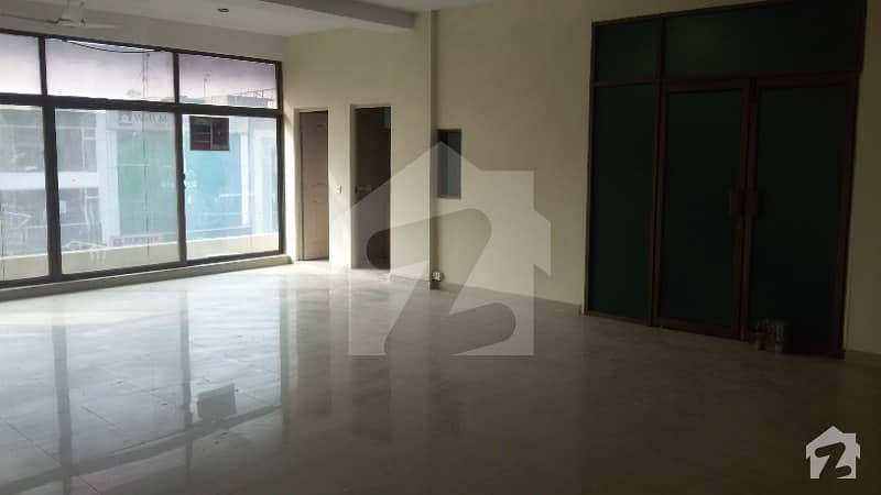 900 Sq Feet Hall Attached Washroom Kitchen And Store For Rent