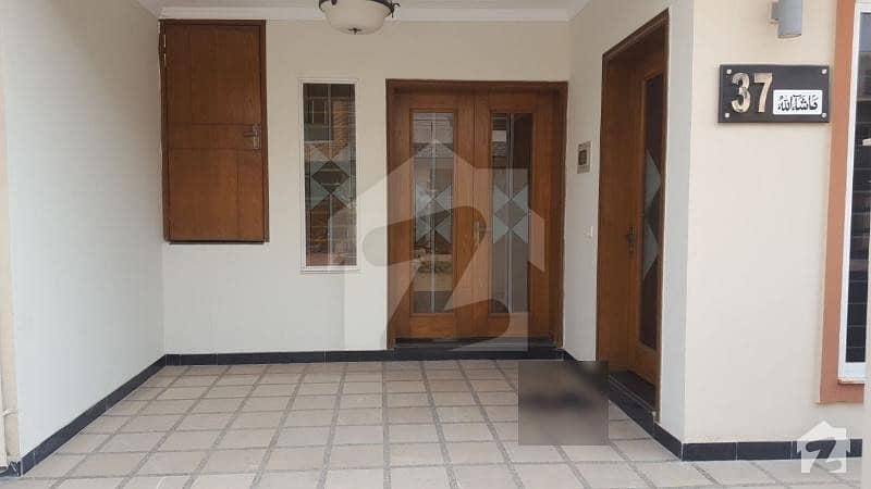 50x90 1 Kanal House for Rent in E11 Islamabad