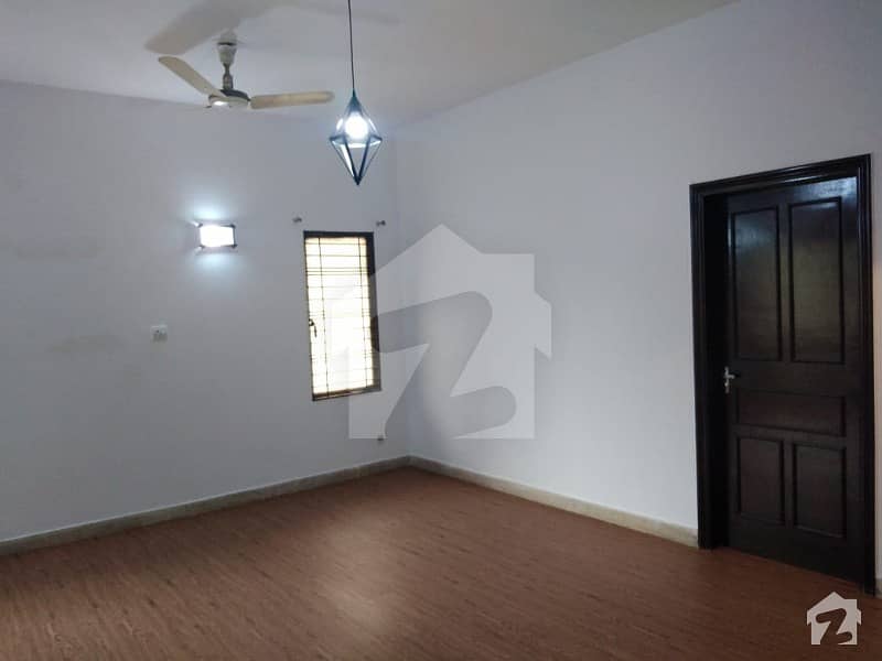 Golden Offer 2 Kanal Bungalow Independent Upper Portion Lower Lock Available For Rent In DHA Phase 3 Y