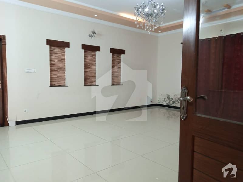 Independent 3 Bedroom Flat For Rent