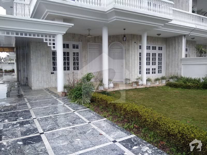 Out Class 5 Bed Room House Available  For Rent