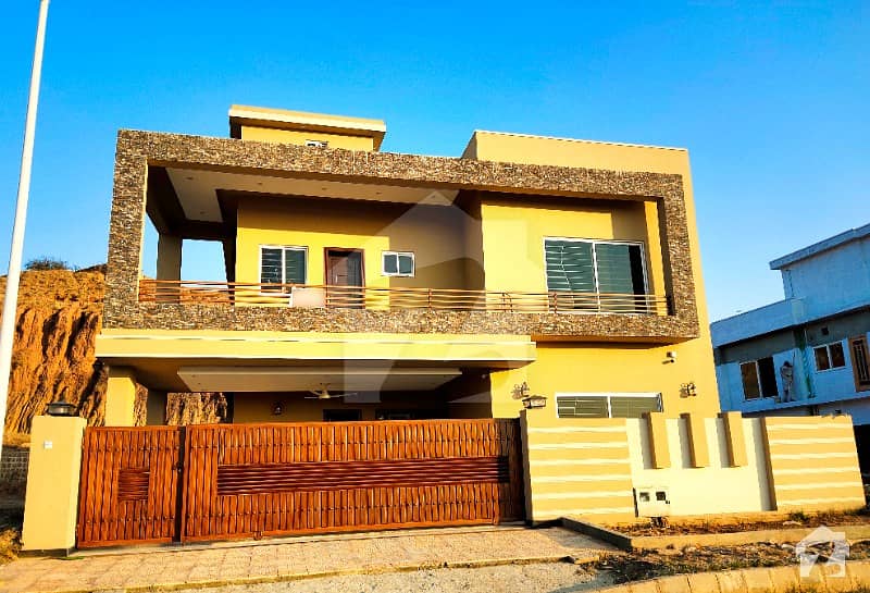 12 Marla Owner Build Solid House For Sale