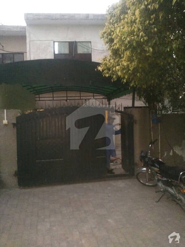 10 Marla Separate Lower Portion For Rent In Model Town A Block