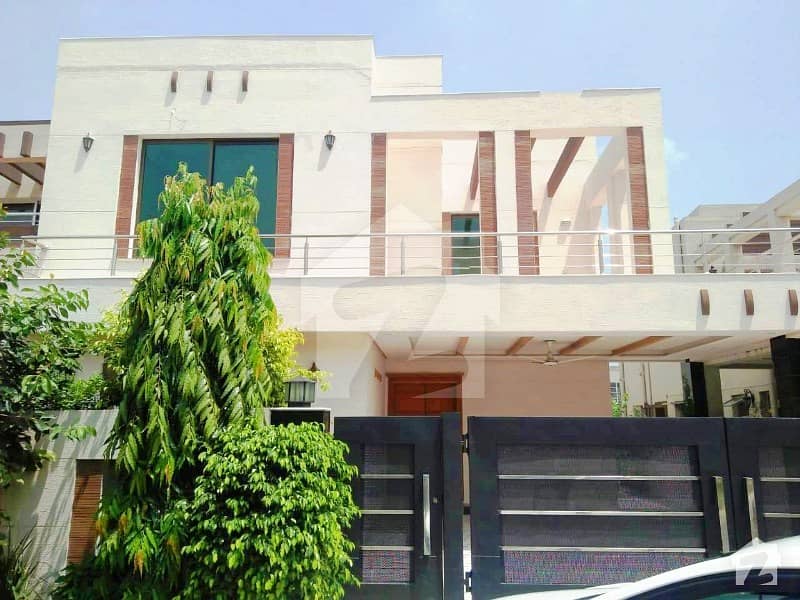 Syed Brothers Offer 10 Marla Owner Build Beautiful Design Bungalow For Sale