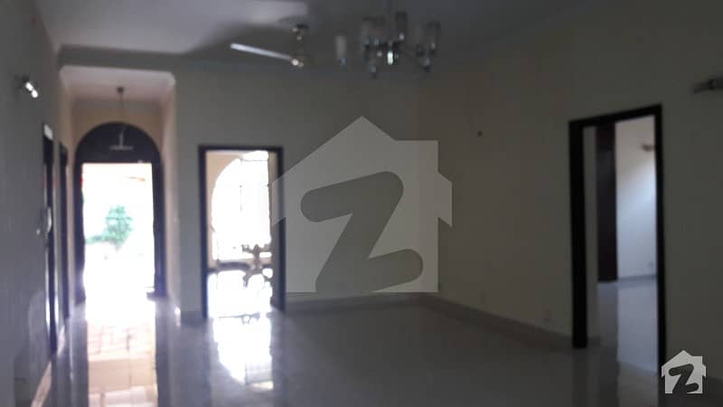 2 Kanal House In Outclass Location Cantt