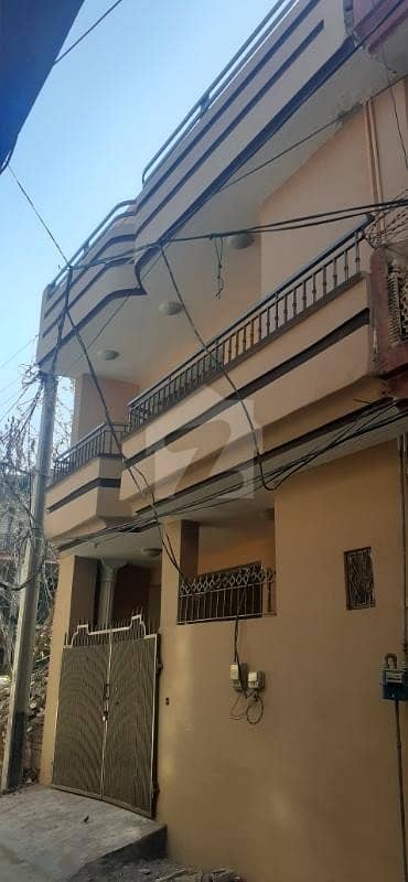 کے آر ایل روڈ راولپنڈی میں 4 کمروں کا 5 مرلہ مکان 1.1 کروڑ میں برائے فروخت۔