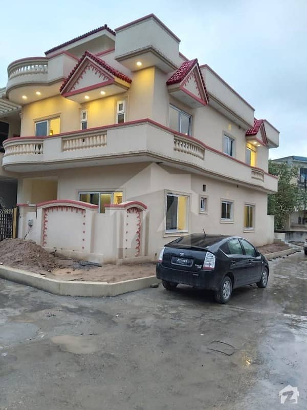 8 Marla Brand New Corner  House For Sale On Very Reasonable Rate