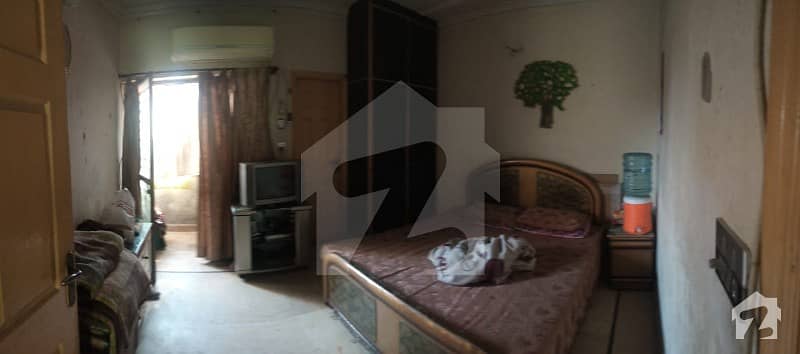 لارنس روڈ لاہور میں 2 کمروں کا 3 مرلہ فلیٹ 60 لاکھ میں برائے فروخت۔