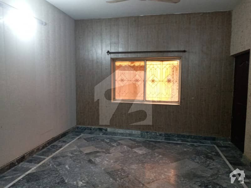 Lower Portion Awailable For Rent In Lalazar State 2