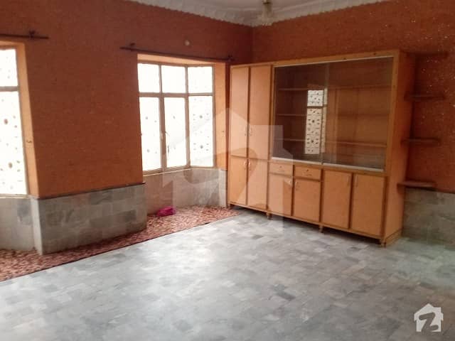 ڈلا زیک روڈ پشاور میں 4 کمروں کا 3 مرلہ مکان 65 لاکھ میں برائے فروخت۔
