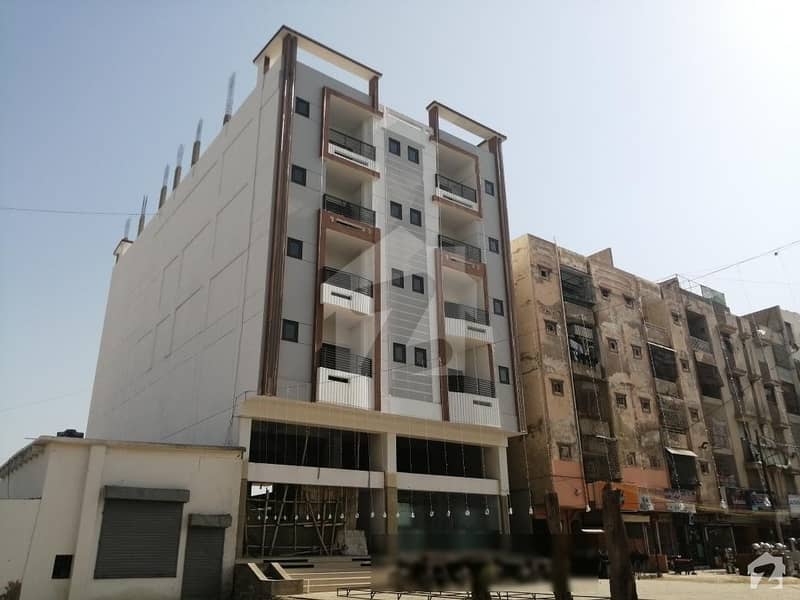 گلستانِِ جوہر ۔ بلاک 4 گلستانِ جوہر کراچی میں 2 کمروں کا 4 مرلہ فلیٹ 81 لاکھ میں برائے فروخت۔