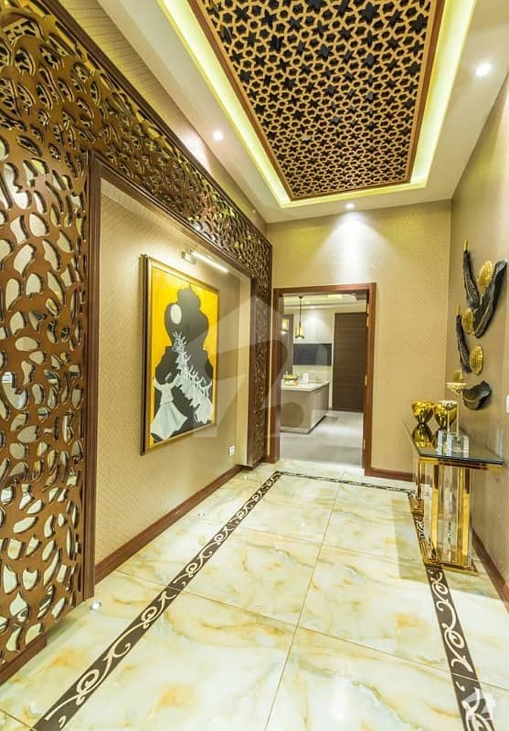 عبداللہ گارڈنز ایسٹ کینال روڈ کینال روڈ فیصل آباد میں 4 کمروں کا 11 مرلہ مکان 90 ہزار میں کرایہ پر دستیاب ہے۔