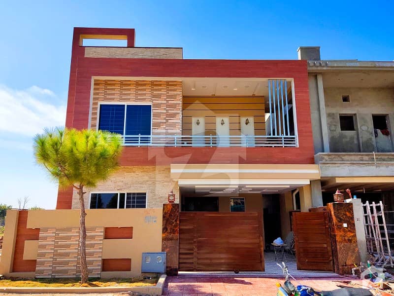 بحریہ ٹاؤن فیز 7 بحریہ ٹاؤن راولپنڈی راولپنڈی میں 5 کمروں کا 10 مرلہ مکان 2.35 کروڑ میں برائے فروخت۔