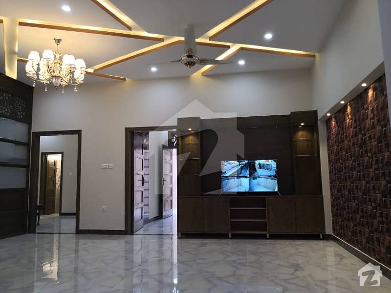 میڈیا ٹاؤن راولپنڈی میں 4 کمروں کا 7 مرلہ مکان 1.7 کروڑ میں برائے فروخت۔