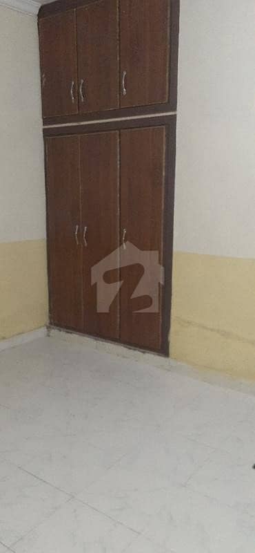 چکلالہ سکیم 3 چکلالہ سکیم راولپنڈی میں 2 کمروں کا 5 مرلہ فلیٹ 20 ہزار میں کرایہ پر دستیاب ہے۔