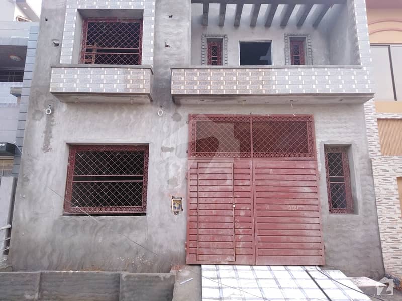 الرحمان گارڈن فیز 4 الرحمان گارڈن لاہور میں 4 کمروں کا 5 مرلہ مکان 95 لاکھ میں برائے فروخت۔