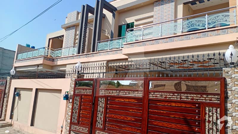 شالیمار کالونی ملتان میں 4 کمروں کا 7 مرلہ مکان 1.25 کروڑ میں برائے فروخت۔