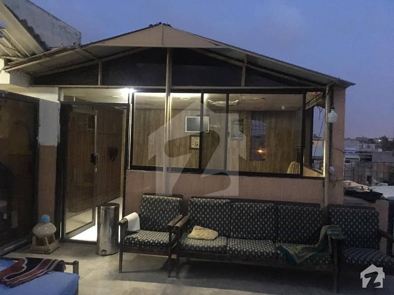 پی ای سی ایچ ایس بلاک 6 پی ای سی ایچ ایس جمشید ٹاؤن کراچی میں 3 کمروں کا 8 مرلہ پینٹ ہاؤس 1.45 کروڑ میں برائے فروخت۔