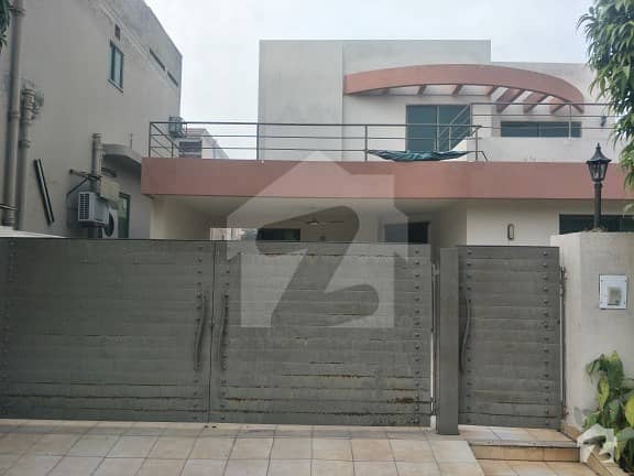 Z Block One Kanal Double Storey House For Sale
