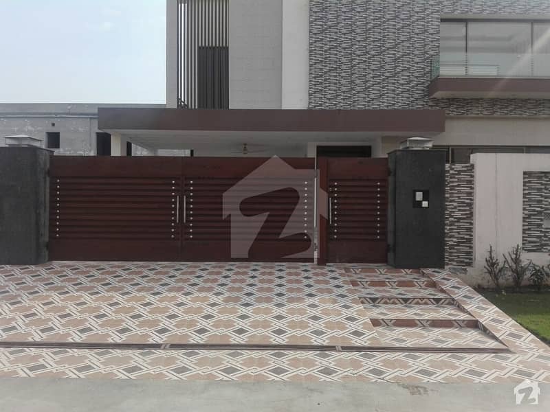 ازمیر ٹاؤن ۔ بلاک جی ازمیر ٹاؤن لاہور میں 5 کمروں کا 1 کنال مکان 3.75 کروڑ میں برائے فروخت۔
