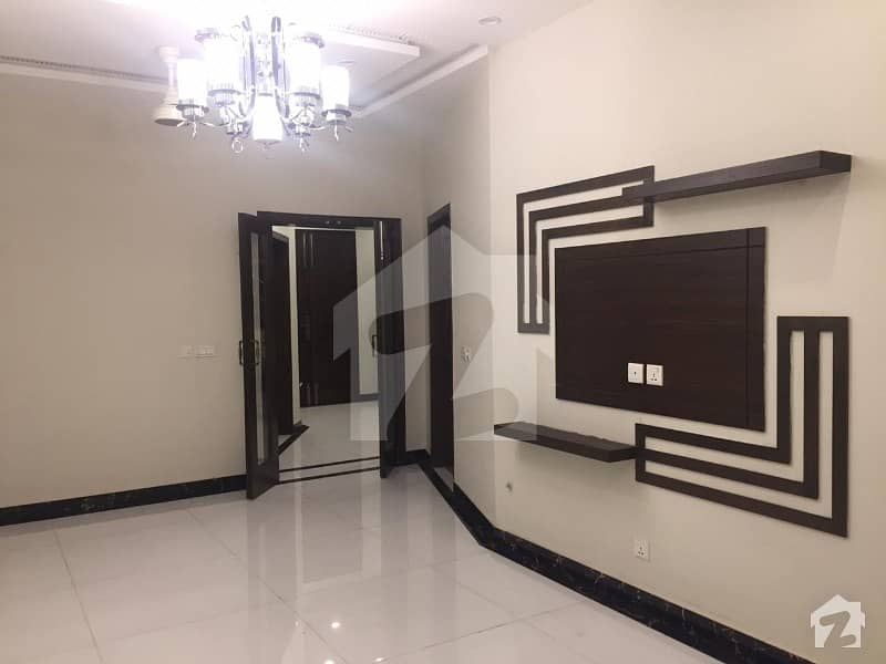 10 Marla Lower Portion Separate Entrance Available For Rent In Dha Phase 4 Block Ee