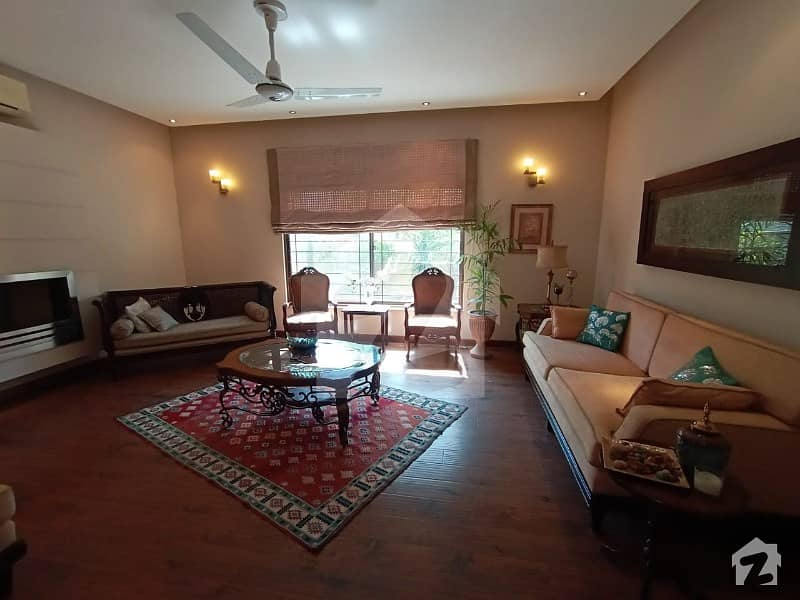 ڈی ایچ اے فیز 5 ڈیفنس (ڈی ایچ اے) لاہور میں 5 کمروں کا 1 کنال مکان 2.5 لاکھ میں کرایہ پر دستیاب ہے۔